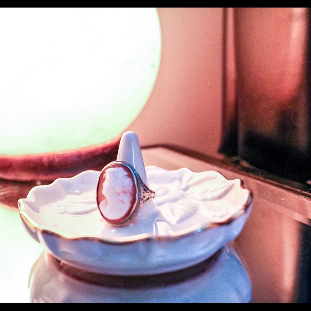 Cameo ring
